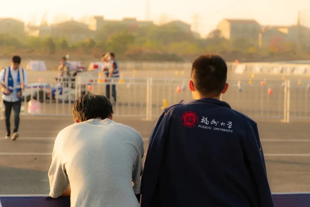 mmexport1605952213524 mmexport1605952213524